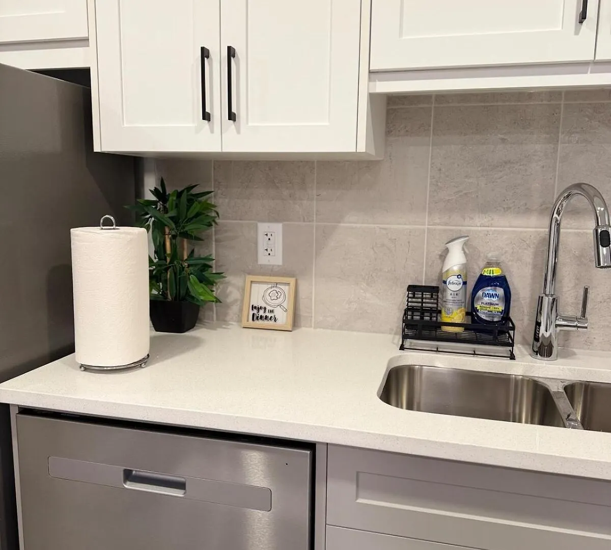 Relax, Recharge, Repeat 2Bedroom Walkout Haven Calgary Apartment