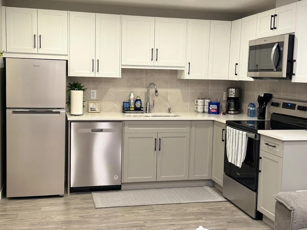 Relax, Recharge, Repeat 2Bedroom Walkout Haven Calgary Apartment
